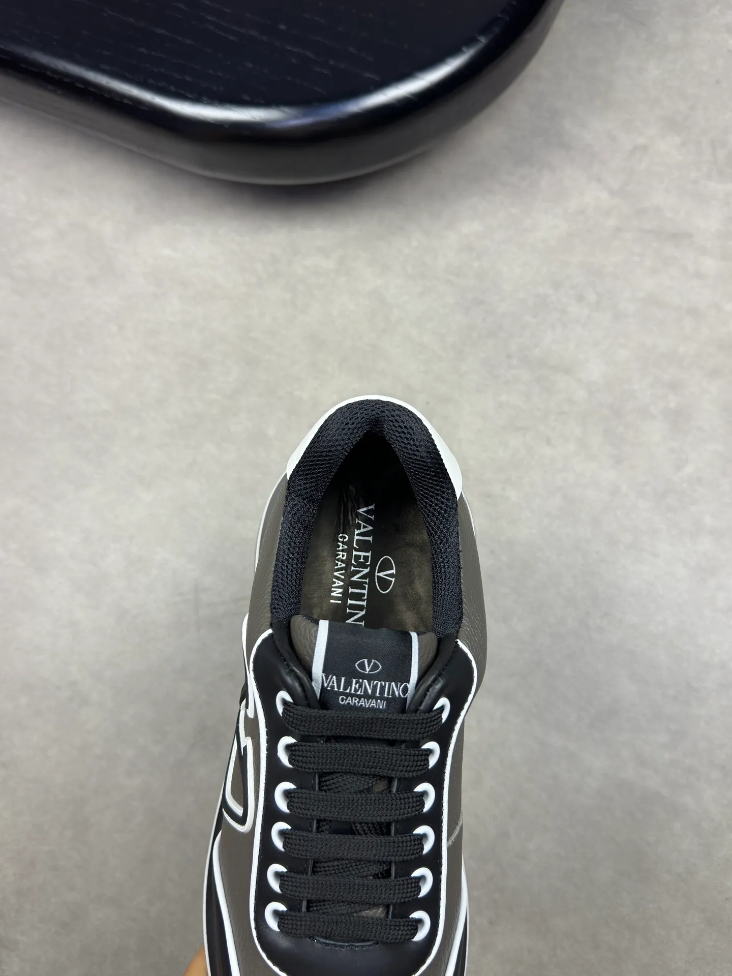 [VALENTINO] Valentino men's shoes 💰500💰 - High-end quality original order - Upper: 🔝 Nappa calf leather, tumbled calf leather, sewn brand plastic totem - Lining: brand mesh canvas, foot pad; water-dyed cow leather - Outsole: multi-color wear-resistant velvet·rubber; combined molded outsole -Super high quality control·Fine workmanship: highlighted (high-end·luxury·grade) -Size :38-44 (45 can be customized)·3300